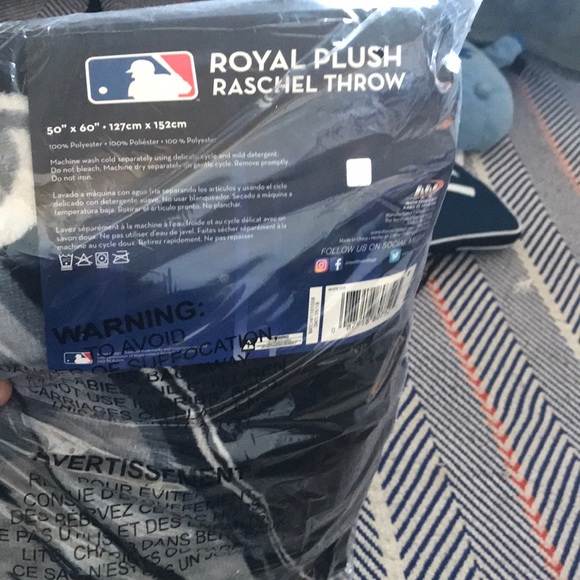 Sox’s blanket - Picture 2 of 4